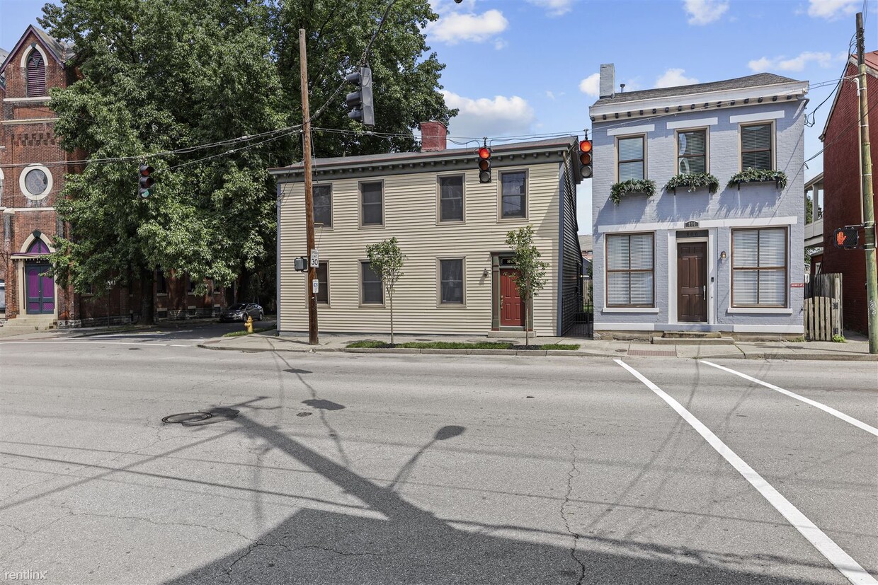 Primary Photo - 2 br, 2.5 bath Duplex - 804 Main Street