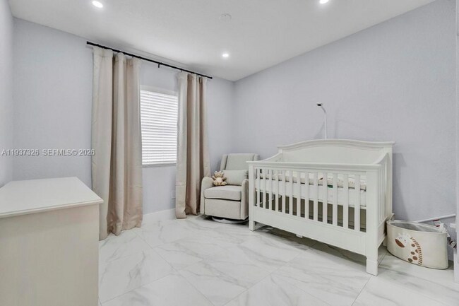 Foto del edificio - 6470 SW 27th St