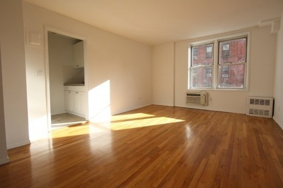 Primary Photo - 303 E 84th St