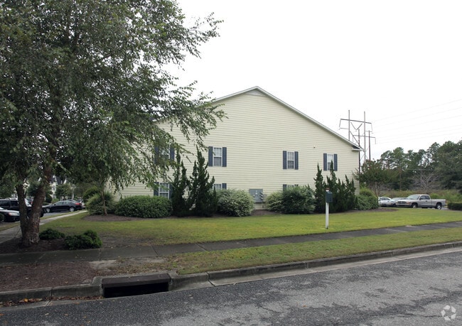 Building Photo - Hunter's Crossing Condominiums