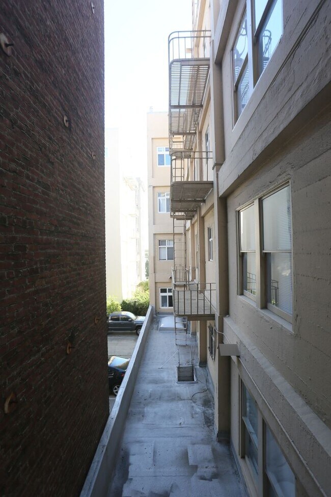 Foto del edificio - 1235 Bush Street