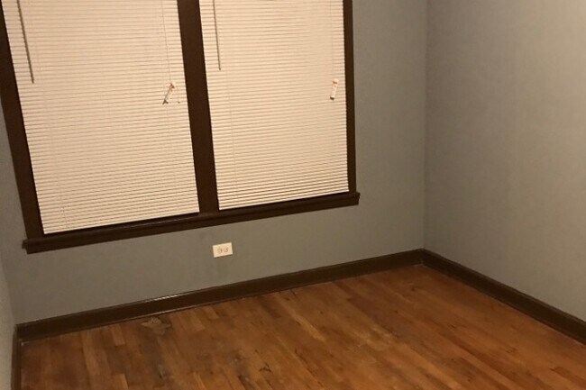 Foto del edificio - 608 E 71st St