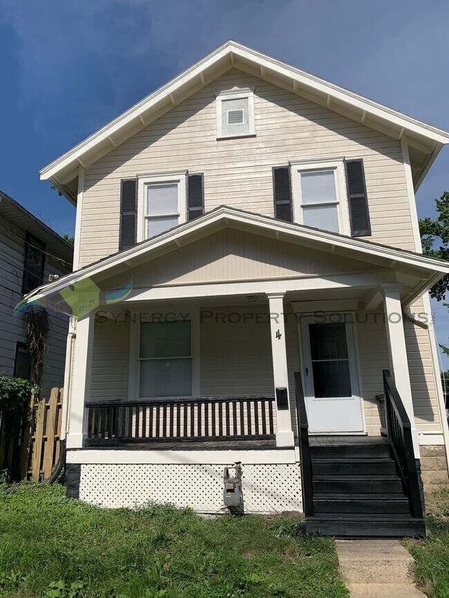 Building Photo - 3 Bedroom Available 4/17/2026