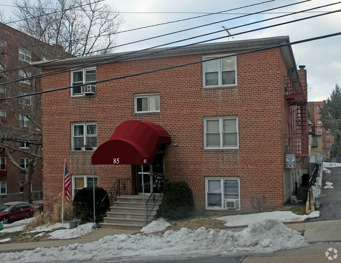 Primary Photo - 85 William St