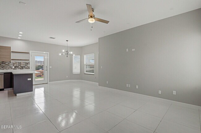 Building Photo - 151 N Halstead Dr