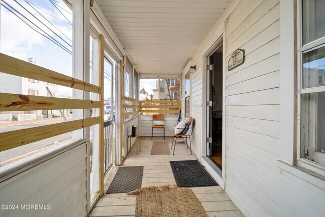 Foto del edificio - 219-221 Bay Ave