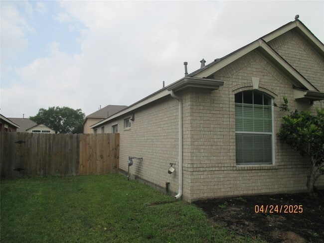 Foto del edificio - 5531 Poplar Terrace Ln