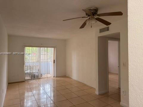 Foto del edificio - 2400 NW 22nd Ct