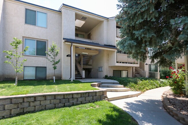 Building Photo - 953 E Springcrest Ct