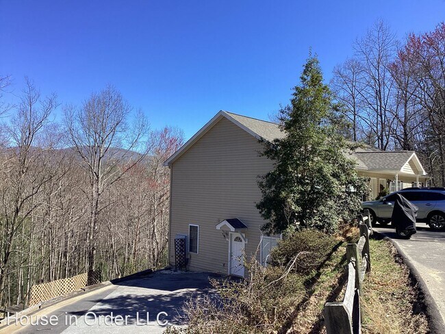 Building Photo - 2 br, 1 bath House - 38 Lone Coyote Ridge ...