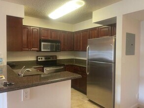 Building Photo - 7630 Westwood Dr