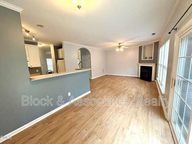 Building Photo - 8417 Aztec Dawn Ct