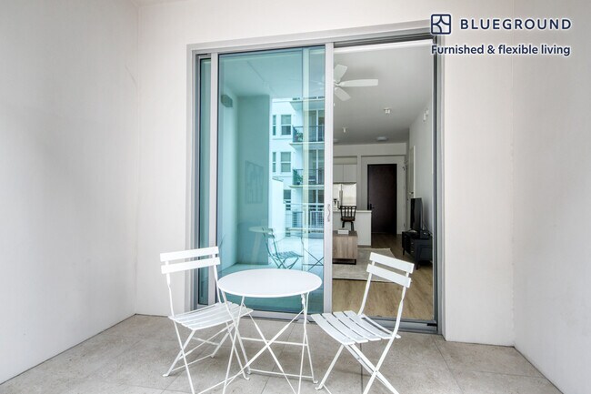 Foto del edificio - 4131 Laguna St