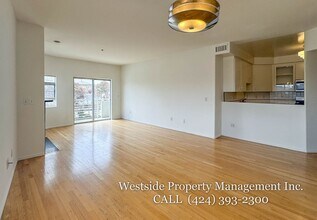 Building Photo - 127-133 Flores St