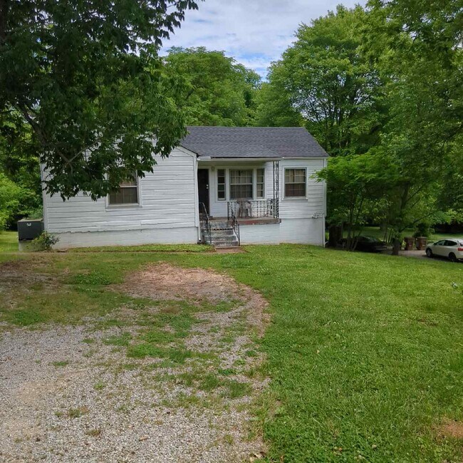 Photo - 2850 Surrey Rd House