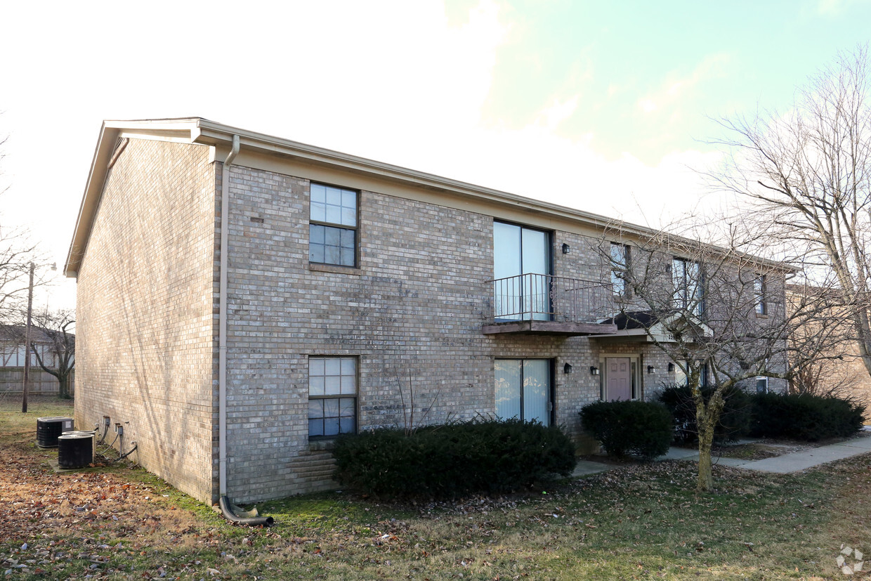 Primary Photo - 348-360 Redding Rd