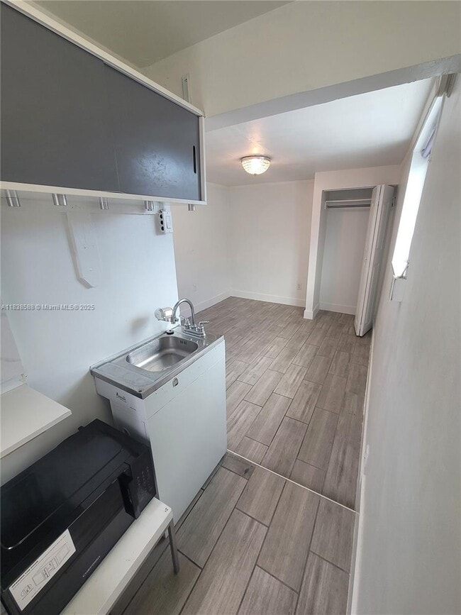Foto del edificio - 5203 SW 102nd Ct