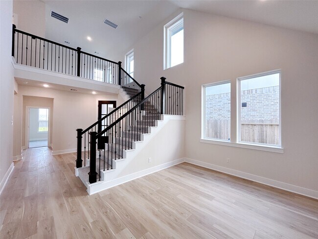 Foto del edificio - 6007 Churchill Spgs Ln