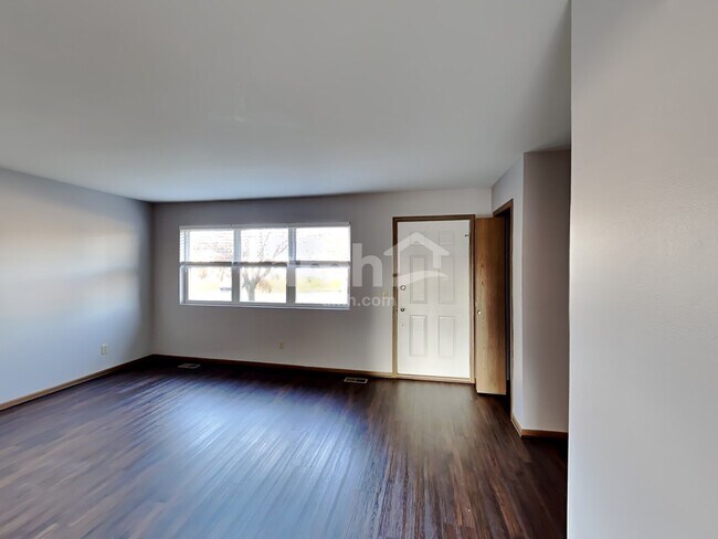 Foto del edificio - 516 Powers Ct