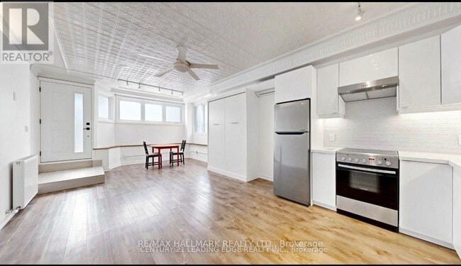 Building Photo - 679 Woodbine Ave