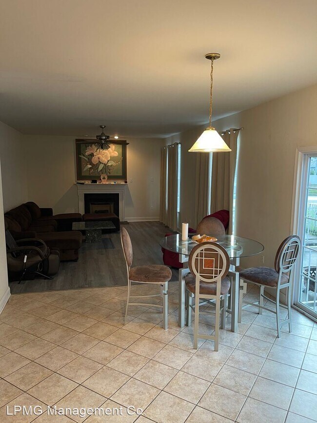 Building Photo - 4 br, 2.5 bath House - 9710 Bridle Rd