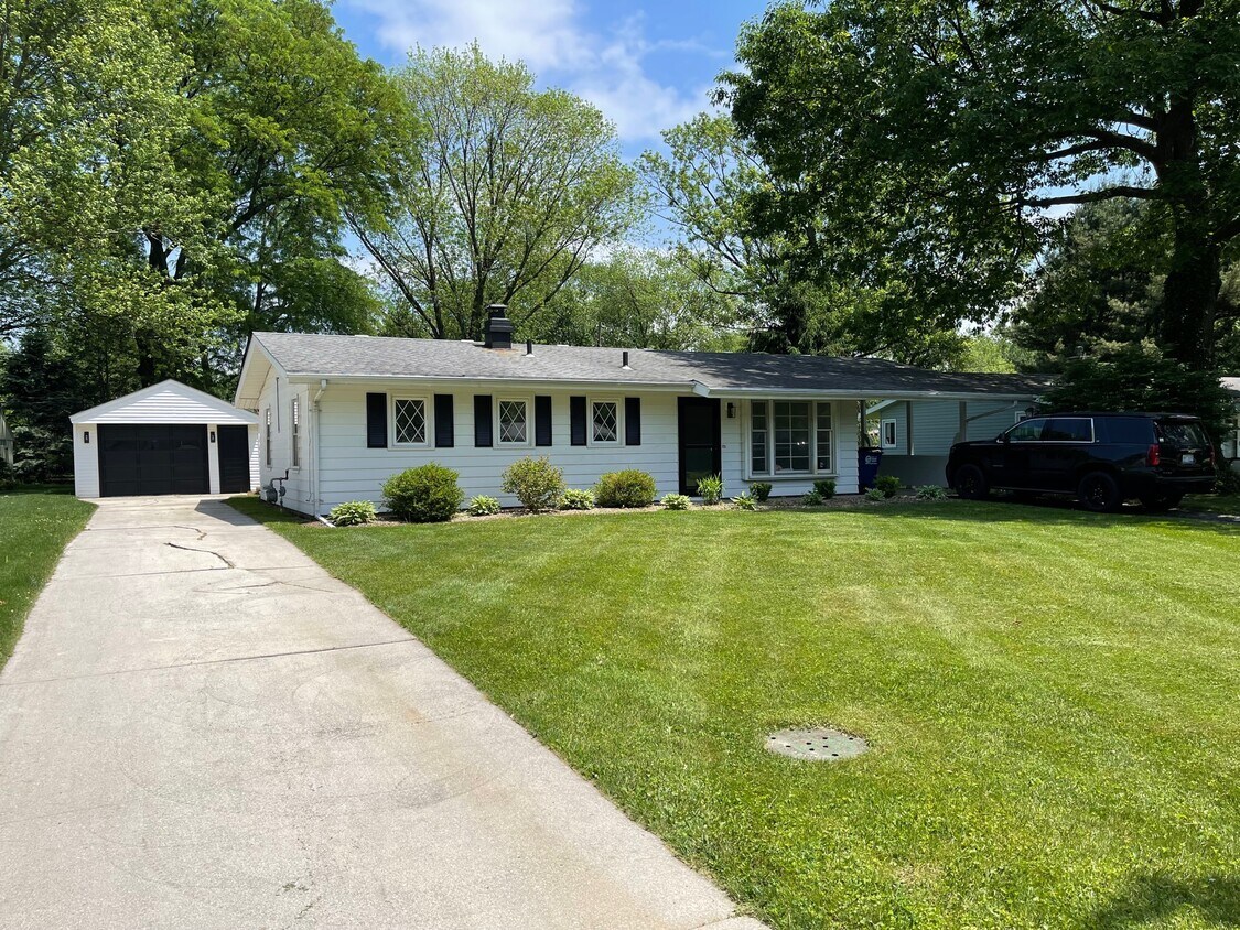 1955 Garden Ridge Dr, Toledo, OH 43614 House Rental in Toledo, OH