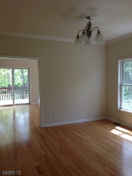 Building Photo - 371 S Maple Ave