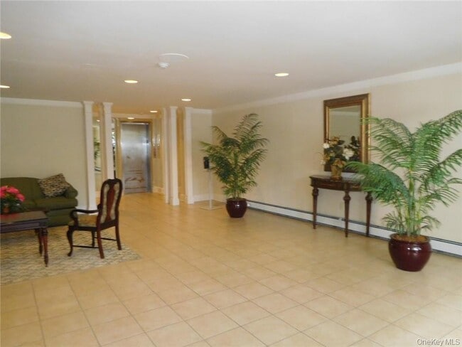 Foto del edificio - 2 Consulate Dr