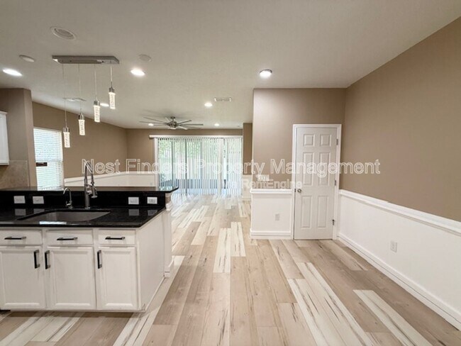 Foto del edificio - 7028 Beauhaven Ct