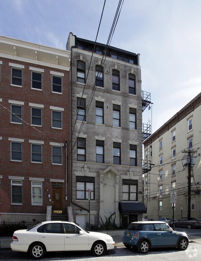 Building Photo - 301 Monroe St