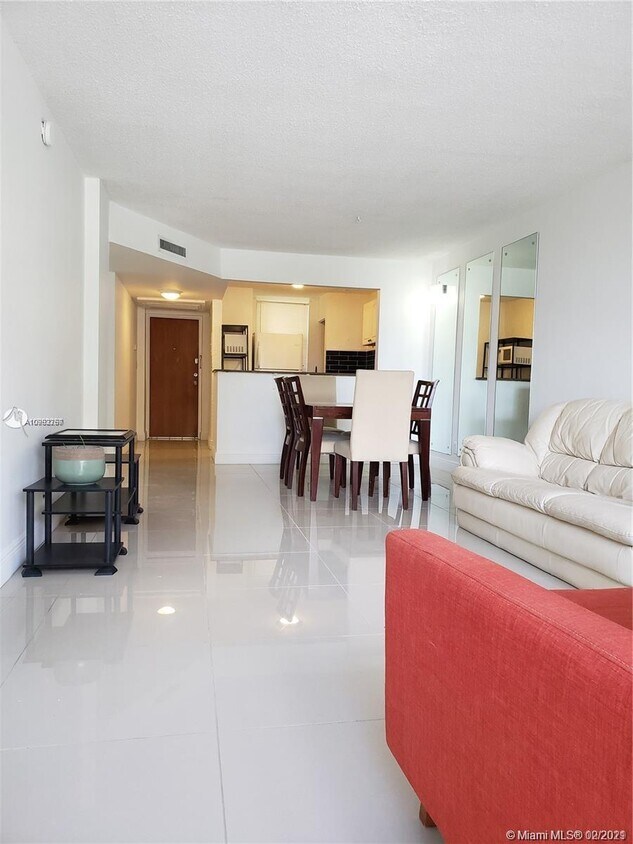 5321 NE 24th Terrace Unit 211A, Fort Lauderdale, FL 33308 Condo for