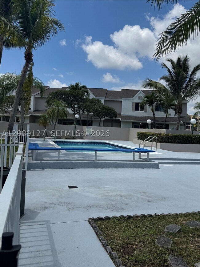 Foto del edificio - 17440 NW 67th Ct