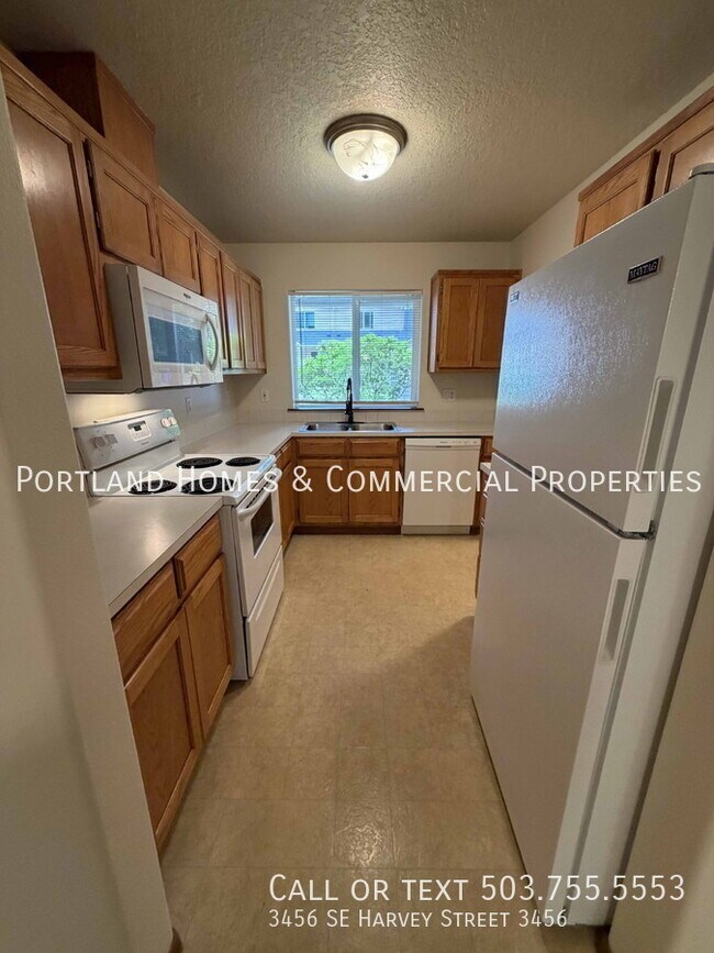 Foto del edificio - 3456 SE Harvey St
