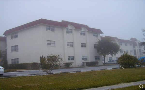 Building Photo - Regency Condos