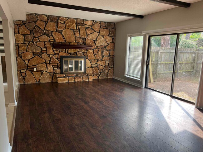 Building Photo - 8406 Rockcreek Pkwy