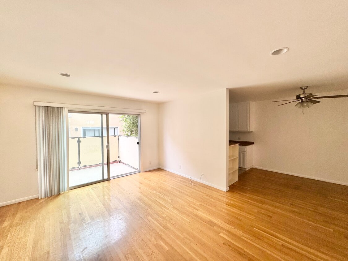 Primary Photo - 1320 Ridgeley Dr