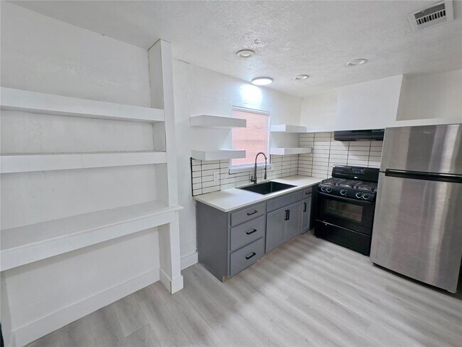 Foto del edificio - 2806 Nettleton St