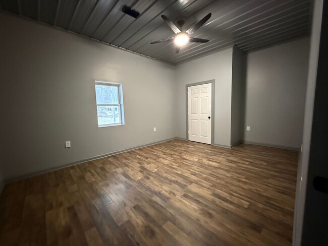 Foto del edificio - Four Bedroom Apartment in Corbin, KY