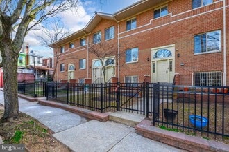 Building Photo - 2751 Pennsylvania Ave