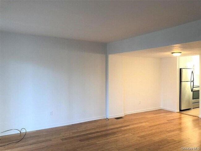 Foto del edificio - 34 Poplar Ln