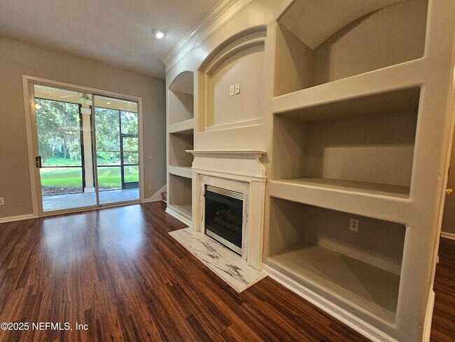 Foto del edificio - 1149 Sandlake Rd