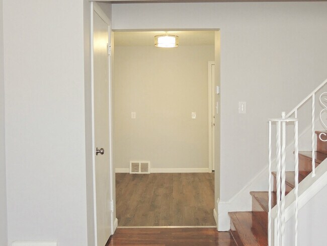 Foto del edificio - 710-712 E. 222nd St.