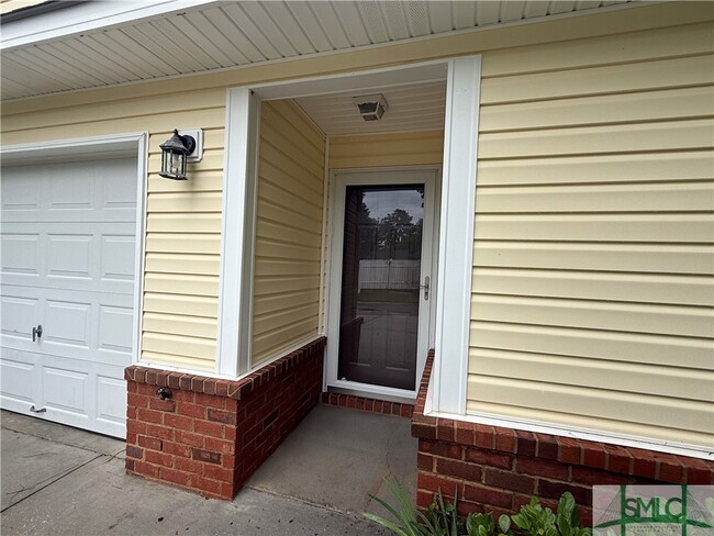 Building Photo - 8002 Towne Pk Dr