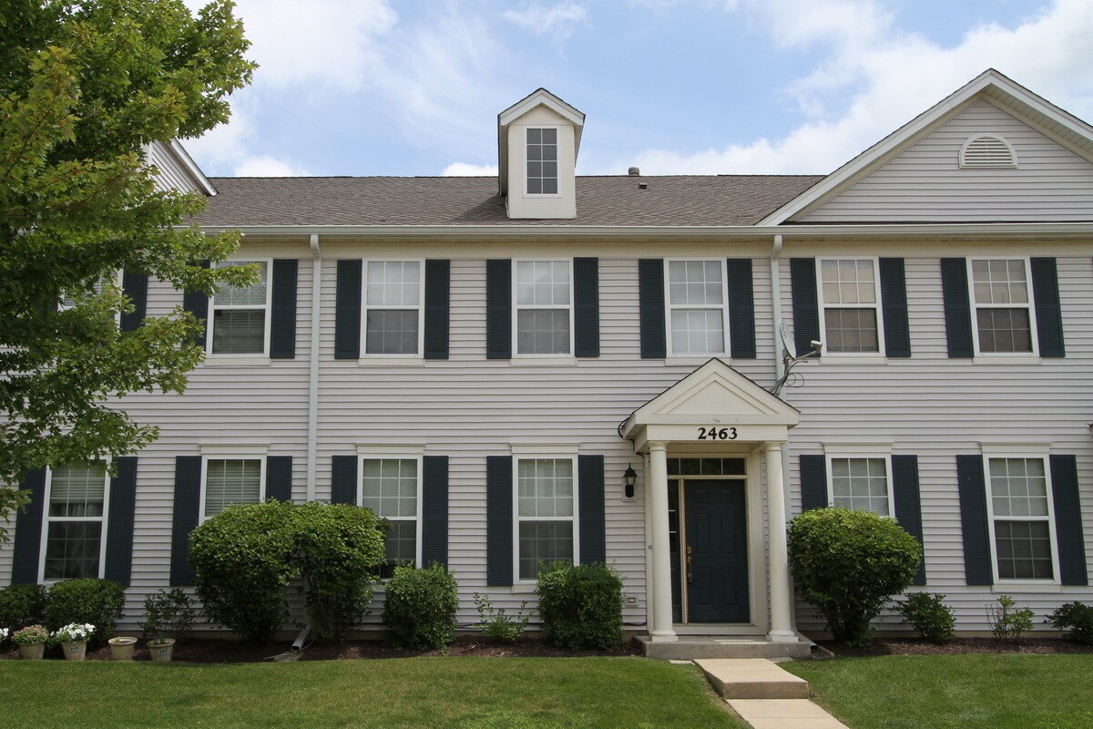 2463 Cir, Aurora, IL 60503 Townhome Rentals in Aurora IL
