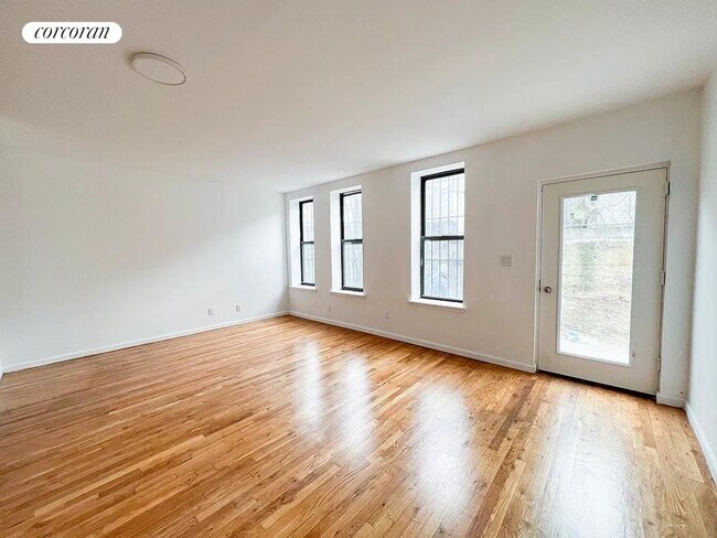 Foto del edificio - 310 Sumpter St
