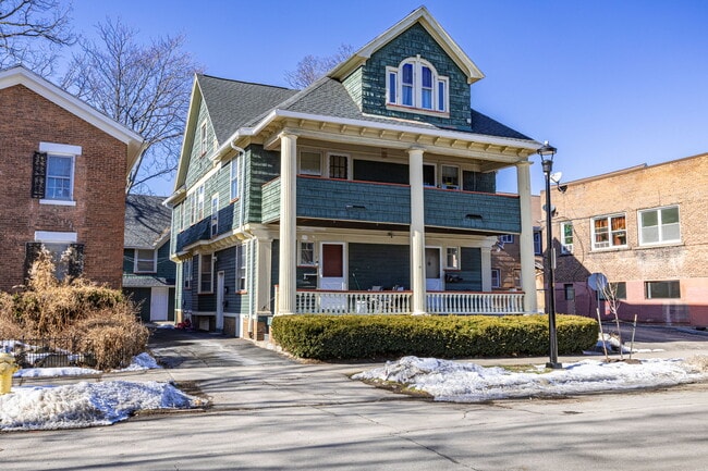 Building Photo - 3 Sumner Park