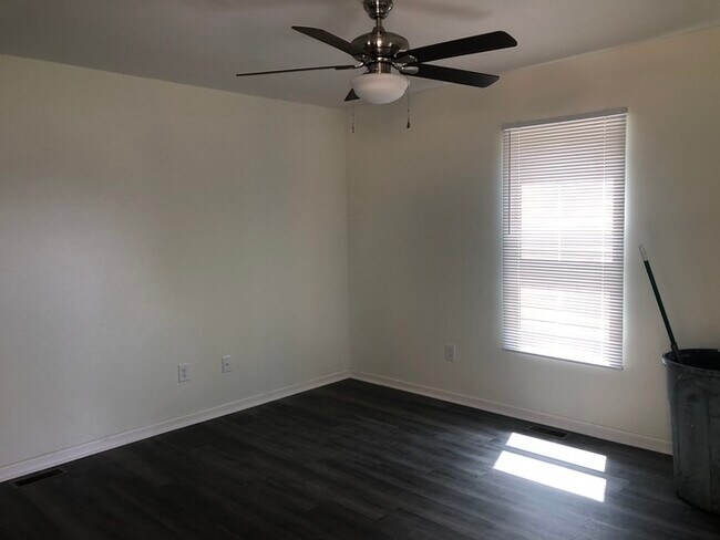 Foto del edificio - 126 Eden St NW