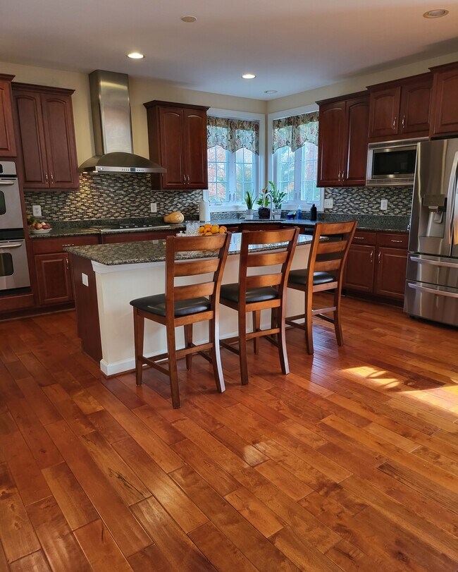 Shared kitchen space - 3374 Dondis Creek Dr