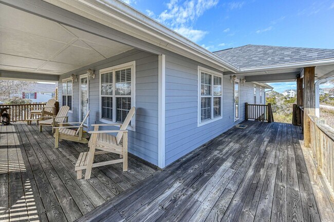Building Photo - Short Term Rental Only Available until May...