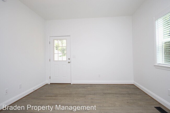 Building Photo - 2 br, 1.5 bath House - 612 Palatine Ave